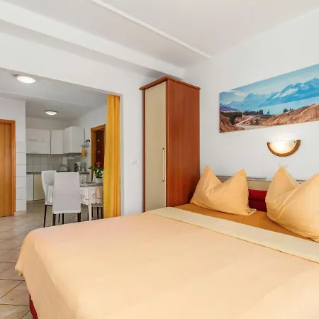 Brzic-1 By Interhome ツリクヴェニツァ