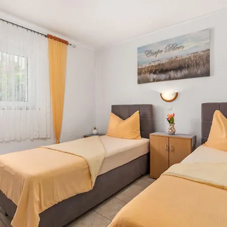 Apartment Brzic - Ckv105 By Interhome